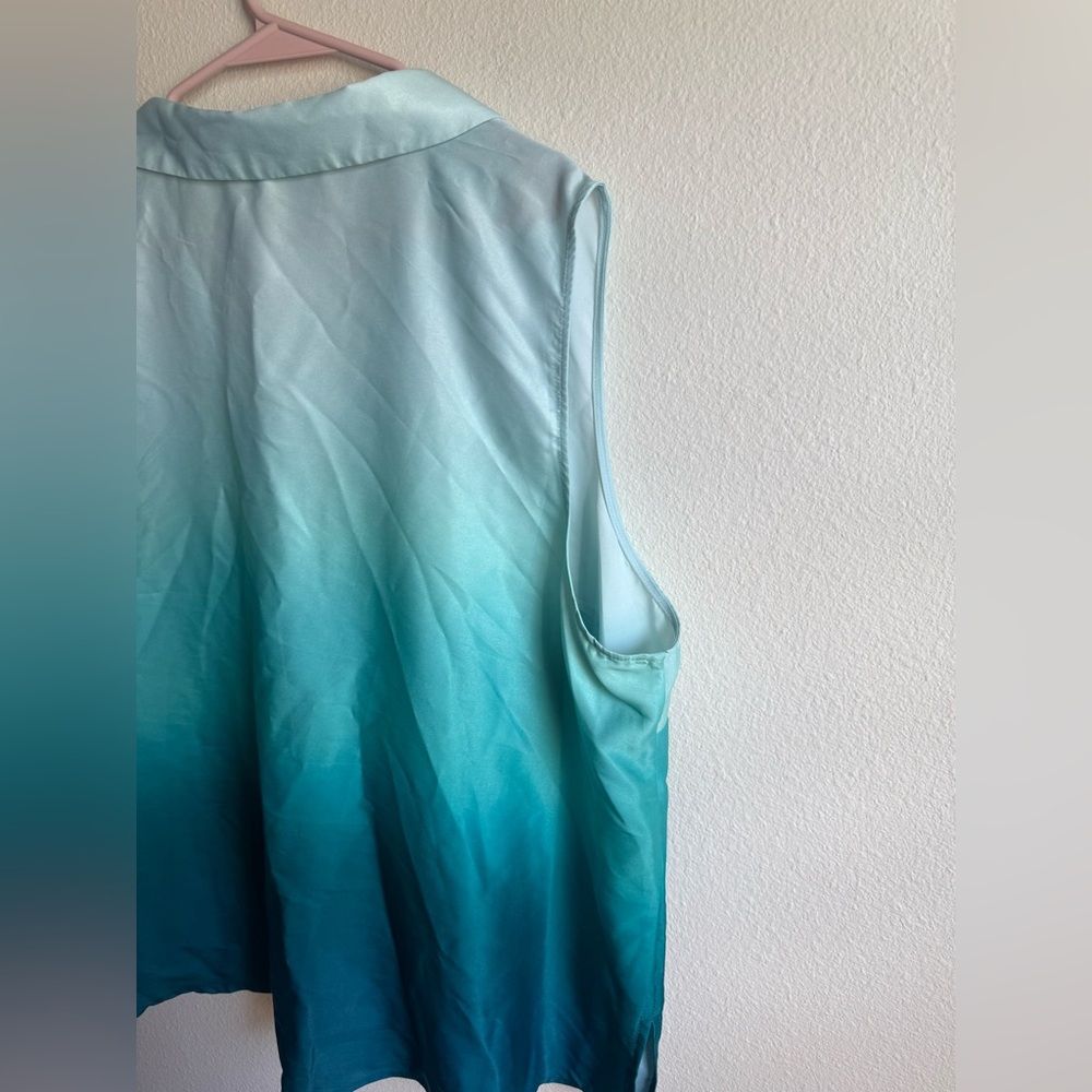 Liz Claiborne Blue Ombre Sleeveless Blouse - Picture 7 of 9